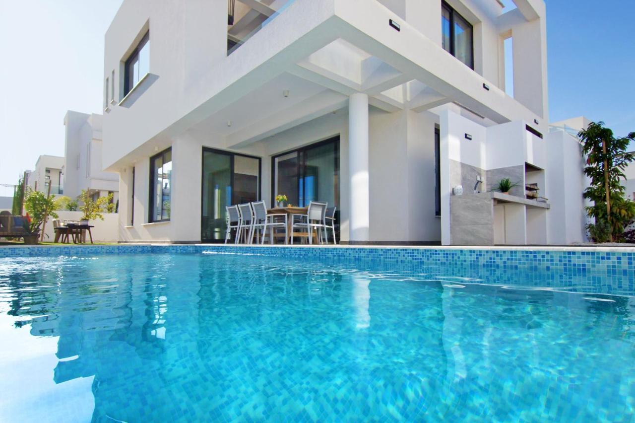Villa Queen Eleanor Protaras Bagian luar foto