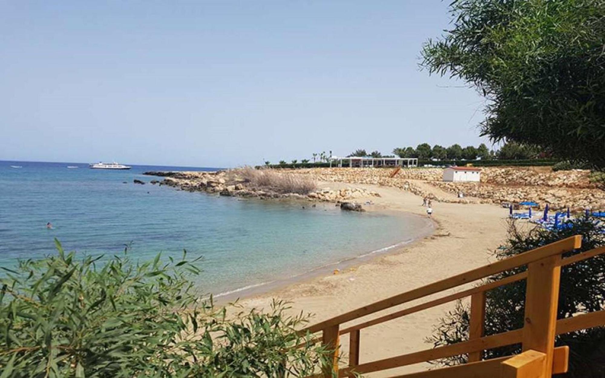 Villa Queen Eleanor Protaras Bagian luar foto